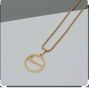 Gold swoosh Necklace w/giftbox